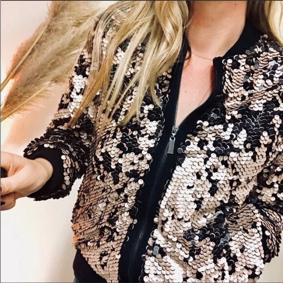 UO Urban Outfitters Black Bronze Gold Matte Lex Sequin Satin Bomber Jacket M - Picture 2 of 9
